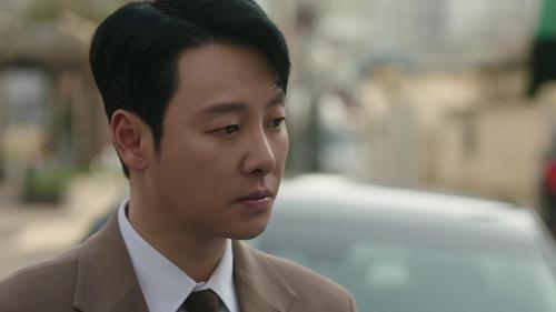 Delightfully Deceitful Season 1 Episode 13 - The President's Identity