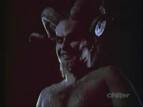 Monsters Season 3 Episode 18 - Desirable Alien