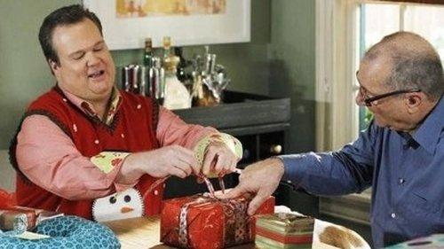 Modern Family Season 3 Episode 10 - Express Christmas