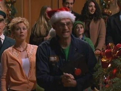 The Suite Life of Zack & Cody Season 1 Episode 21 - Christmas at the Tipton