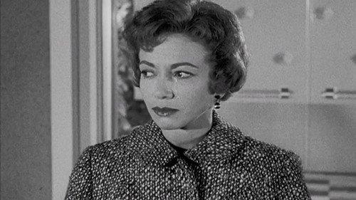 Peter Gunn Season 1 Episode 9 - Image of Sally