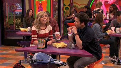 iCarly Season 5 Episode 2 - iDate Sam & Freddie