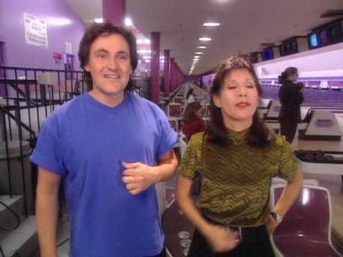 Un gars, une fille Season 2 Episode 9 - Les quilles - En voiture 3 - Gardent un enfant