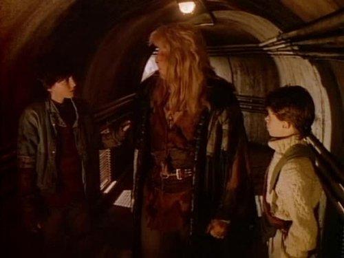 Beauty and the Beast Season 2 Episode 11 - The Outsiders