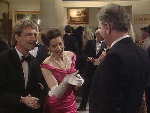 Drop the Dead Donkey Season 3 Episode 11 - Awards