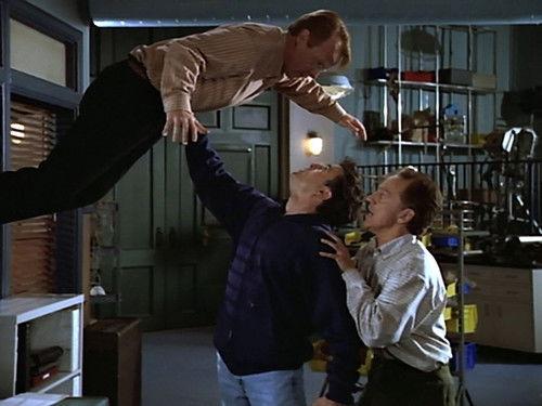 Lois & Clark: The New Adventures of Superman Season 2 Episode 10 - Metallo