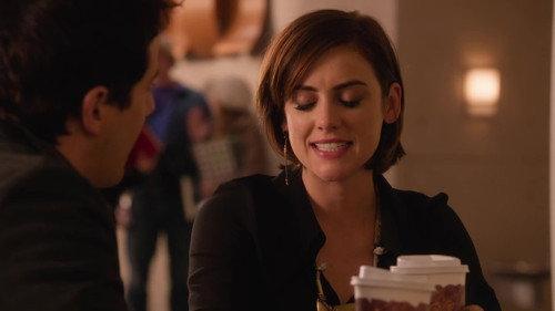 90210 Season 4 Episode 13 - Should Old Acquaintance Be Forgot
