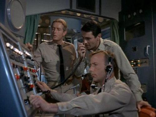 Voyage to the Bottom of the Sea Season 2 Episode 14 - Terror on Dinosaur Island