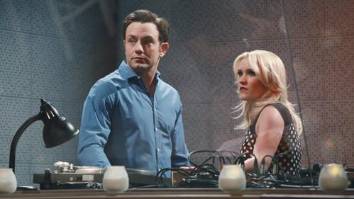 Young & Hungry Season 2 Episode 9 - Young & Pretty Woman