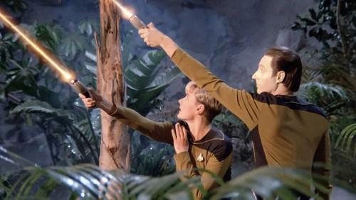 Star Trek: The Next Generation Season 1 Episode 20 - The Arsenal of Freedom