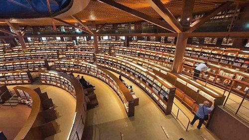 Document 72 Hours Season 15 Episode 24 - Beyond the Books at a Kanazawa Library