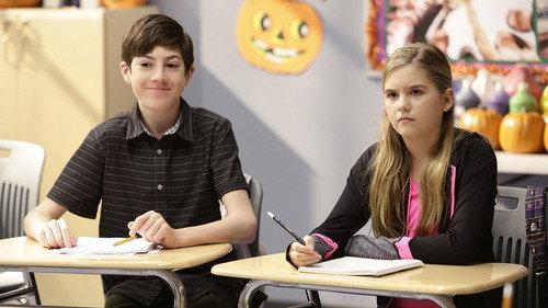 Speechless Season 1 Episode 8 - R-A-Y-C RAY-CATION