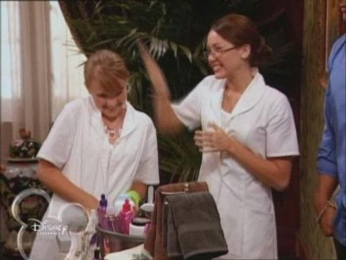 undefined Season 2 Episode 17 - Don't Stop 'Til You Get the Phone