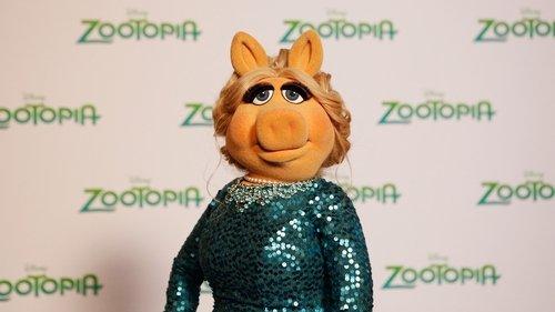 The Muppets Season 1 Episode 12 - A Tail of Two Piggies