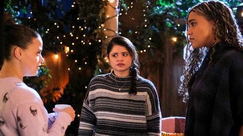 Charmed Season 4 Episode 9 - Truth or Cares