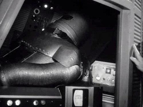 Voyage to the Bottom of the Sea Season 1 Episode 21 - The Indestructible Man