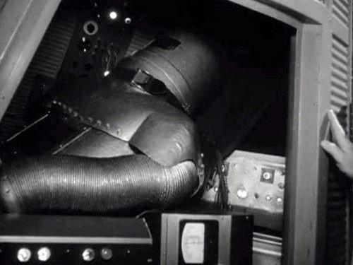 Voyage to the Bottom of the Sea Season 1 Episode 21 - The Indestructible Man