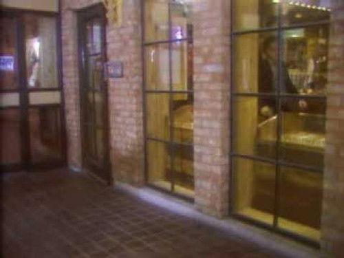 The Littlest Hobo Season 1 Episode 14 - Give My Regards to Broadway