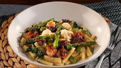 Guy's Grocery Games Season 40 Episode 1 - Beat the Judges: Non-Stop Noodles