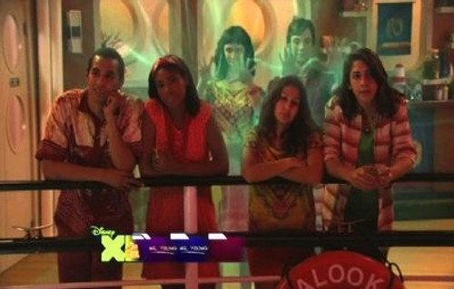 Pair of Kings Season 3 Episode 5 - Wet Hot Kinkowan Summer