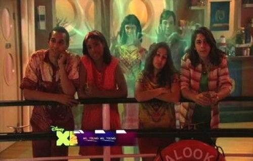 Pair of Kings Season 3 Episode 5 - Wet Hot Kinkowan Summer