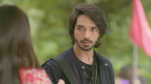 Nazar Season 1 Episode 19 - Piya Accompanies Ansh on the Trip