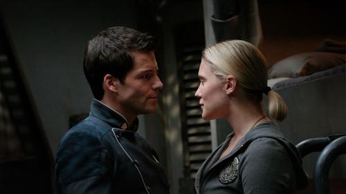 Battlestar Galactica Season 2 Episode 17 - The Captain's Hand