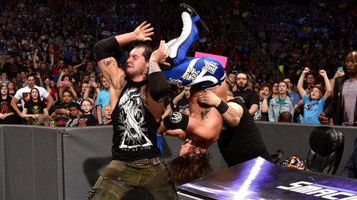WWE Friday Night SmackDown Season 19 Episode 16 - April 18, 2017 (Louisville, KY)
