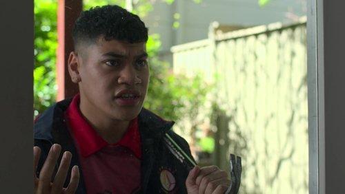 Bump Season 2 Episode 7 - Strays