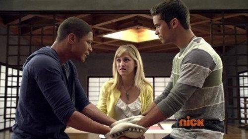 Power Rangers Season 19 Episode 11 - A Sticky Situation