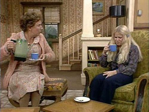 All in the Family Season 7 Episode 14 - Gloria's False Alarm
