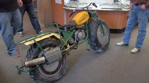 Pawn Stars Season 2 Episode 22 - Trail Breaker