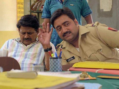 Panchayat Season 1 Episode 5 - Computer Nahi Monitor