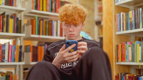 Klassen Season 20 Episode 24 - Is Oskar BETA?