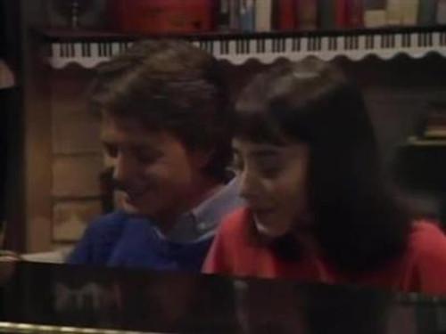 Family Ties Season 7 Episode 19 - They Can't Take That Away From Me  (1)