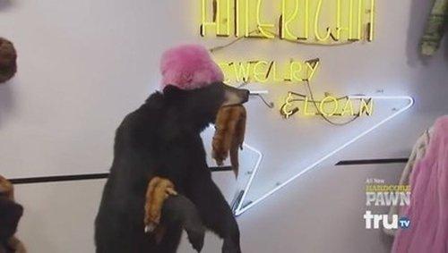 Hardcore Pawn Season 4 Episode 8 - All in the Family