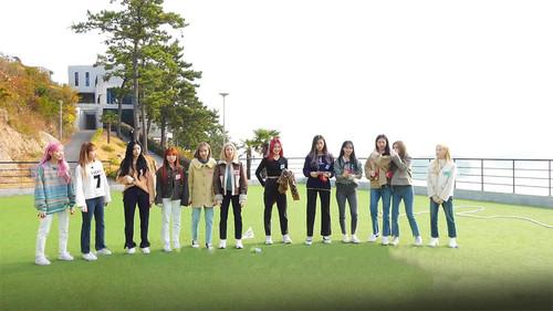 IZ*ONE Eating Trip Season 2 Episode 1 - The Chaotic Beginning of the Trip