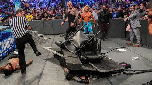 WWE Friday Night SmackDown Season 22 Episode 2 - January 10, 2020 (Evansville, IN)