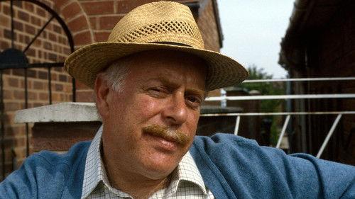 Keeping Up Appearances Season 2 Episode 4 - Hyacinth Tees Off