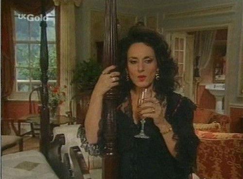 Birds of a Feather Season 7 Episode 9 - Never the Twain