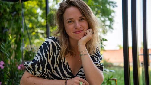 The House Season 9 Episode 4 - Stephanie Planckaert