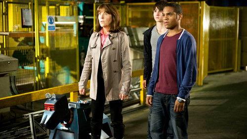 The Sarah Jane Adventures Season 1 Episode 1 - Revenge of the Slitheen (1)