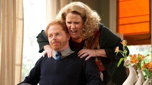 Modern Family Season 2 Episode 9 - Mother Tucker