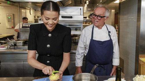 Selena + Restaurant Season 1 Episode 1 - Selena + CUT