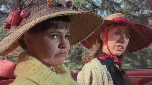 Gidget Season 1 Episode 24 - Ring-a-Ding-Dingbat