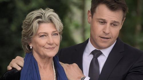 Doctor Doctor Season 3 Episode 1 - Tell Her, It's Over!