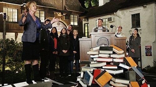 The Crazy Ones Season 1 Episode 21 - The Monster