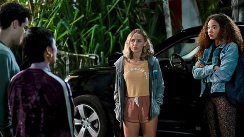 undefined Season 1 Episode 3 - A Gorilla Head Will Not Do