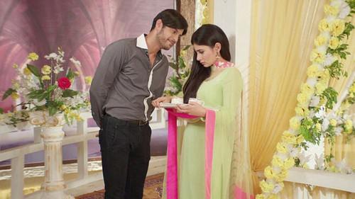 Naagin Season 1 Episode 5 - Viren's Attempts to Get Intimate With Shivanya