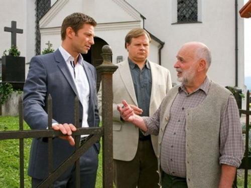 Die Rosenheim-Cops Season 13 Episode 1 - Karten lügen nicht